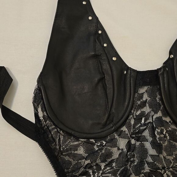 SPICE LEATHER AND LACE SEXY BODYSUIT SIZE SMALL. - Picture 3 of 9